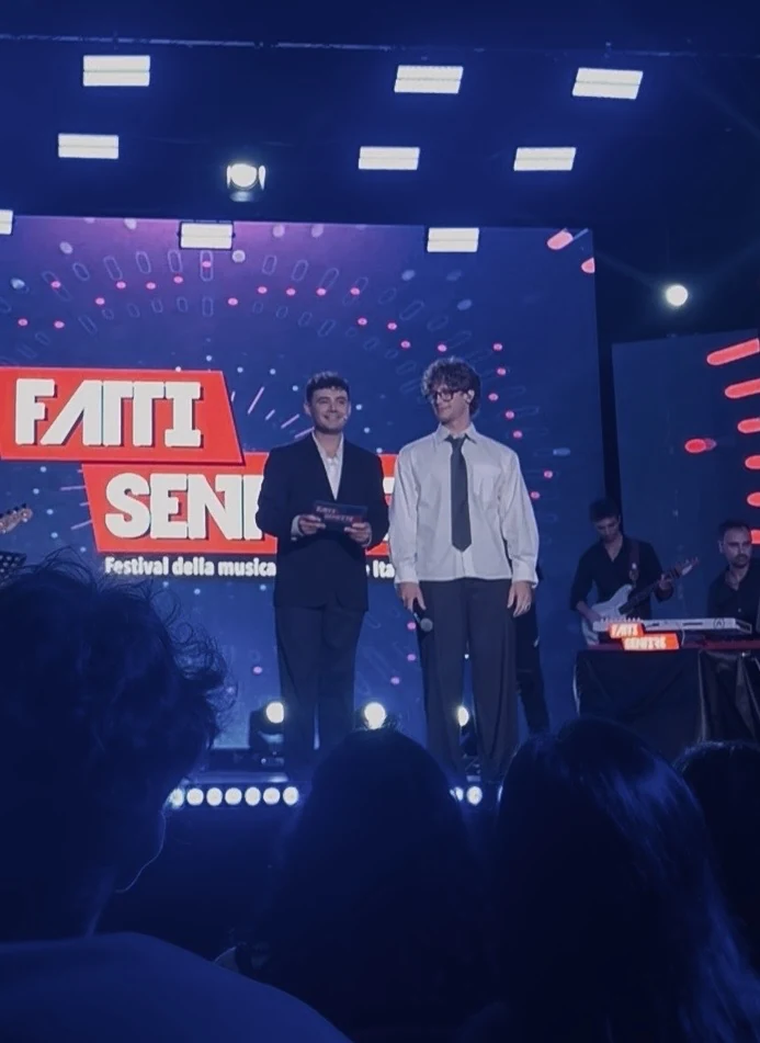 Edoardo Fresa sul palco del Fatti Sentire Festival
